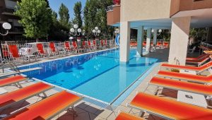 Speciale fine agosto in hotel con piscina Romagnolo al 100%