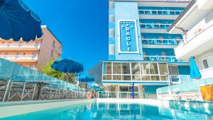 Settembre in spiaggia e piscina, allunga la tua estate!